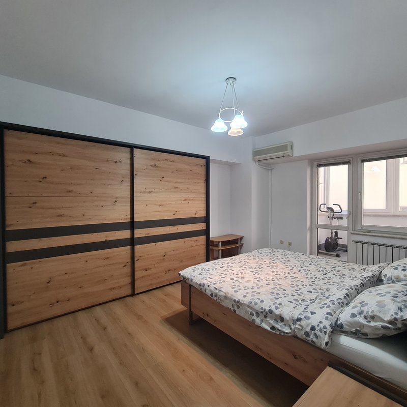 Nordului, Cartier Francez, 3 camere.