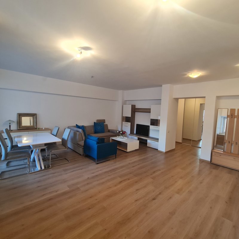 Nordului, Cartier Francez, 3 camere.